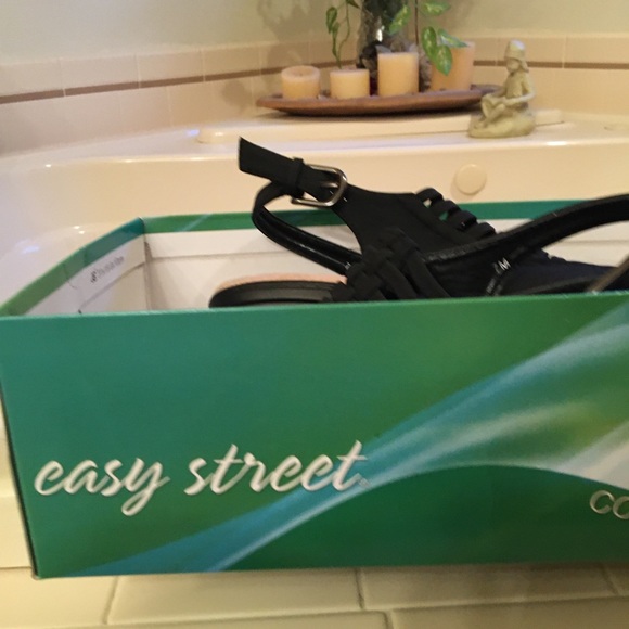 Easy Street / Comfort Wave Black Heels - Picture 7 of 8